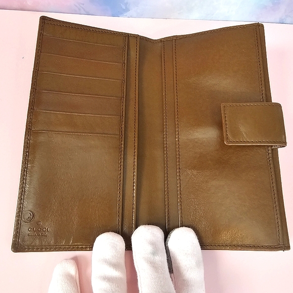 GUCCI EUC Long Wallet Leather Vintage Logo Embossed in Light Brown - Picture 3 of 15